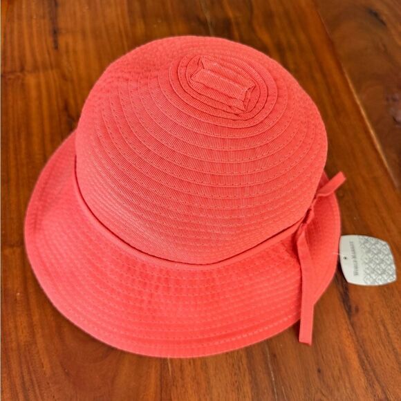 World Market Womens Red Paper Wide Brim Floppy Sun Hat Packable NWT - Picture 3 of 4